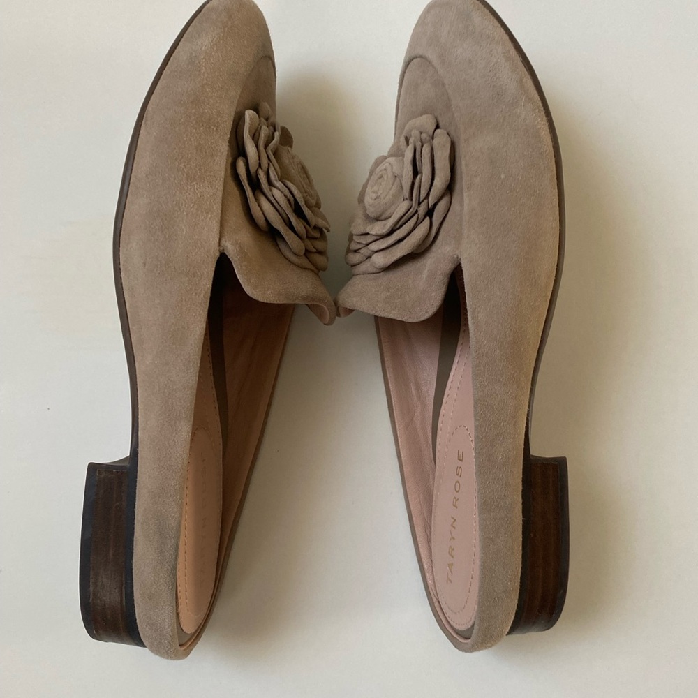 Taryn Rose Blythe Genuine Suede Mules/Flats 3D Flower Size 7B/37 - Picture 10 of 13